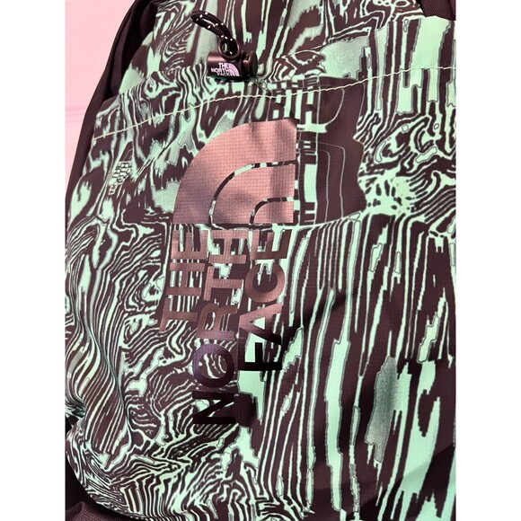 NWT! THE NORTH FACE Bozer Backpack Hiking School Green Black Spellout Ski Sports - Picture 3 of 16